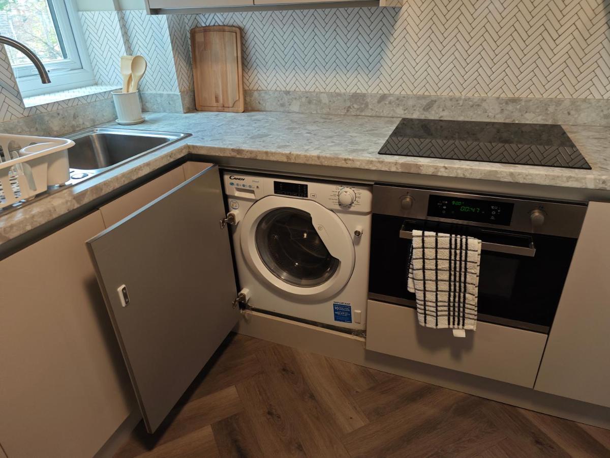 2 Bedroom Flat In Wood Green Piccadilly Line Лондон Екстер'єр фото