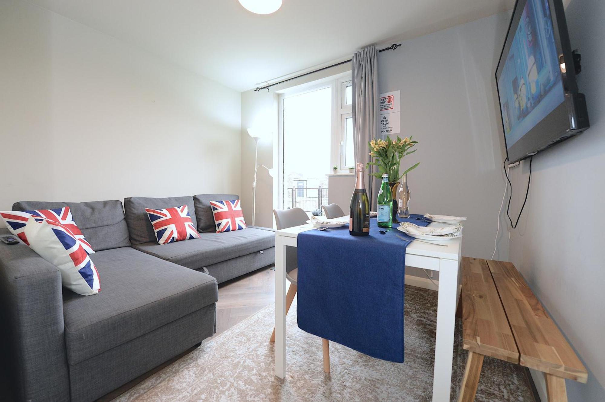 2 Bedroom Flat In Wood Green Piccadilly Line Лондон Екстер'єр фото