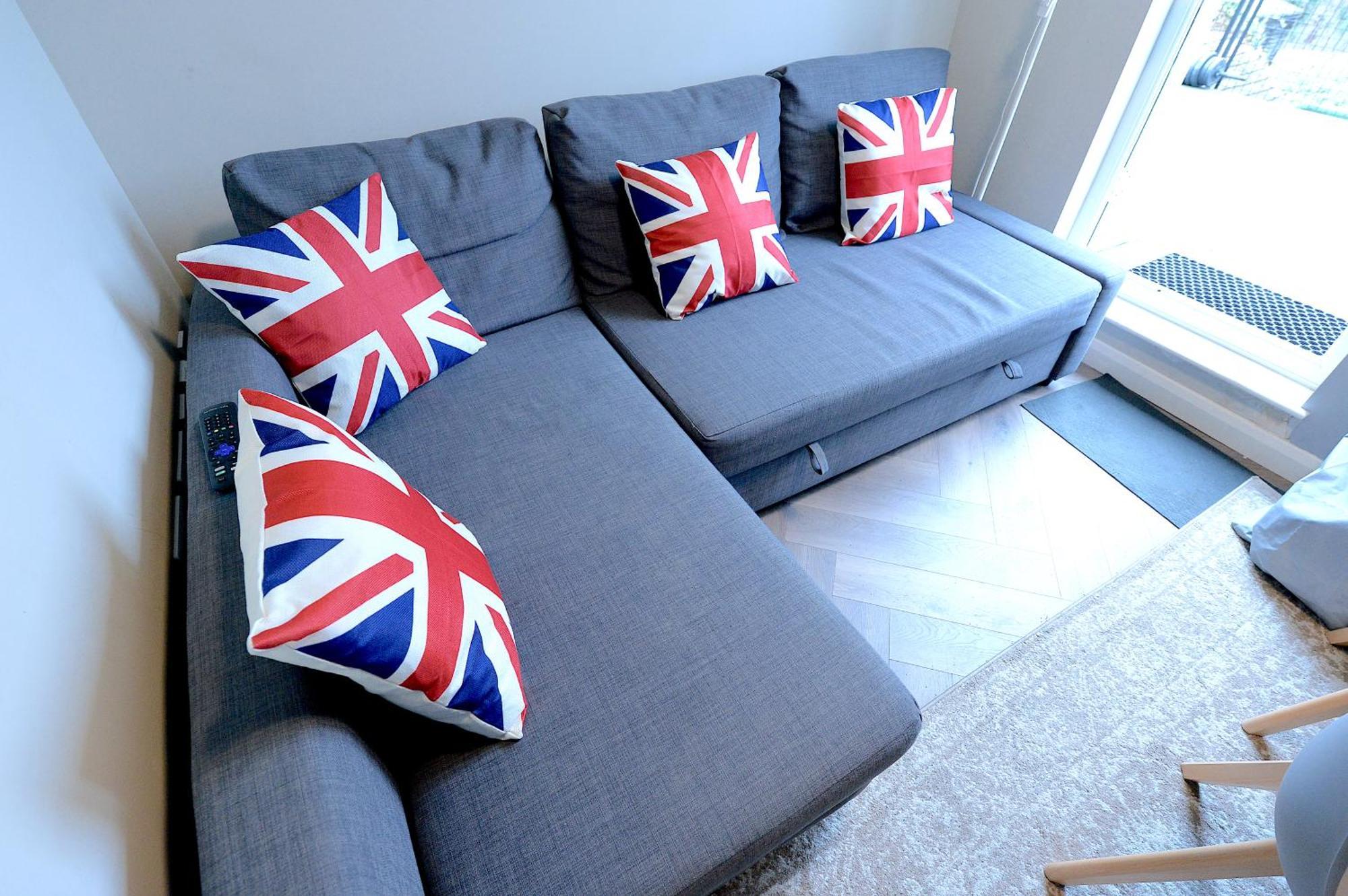 2 Bedroom Flat In Wood Green Piccadilly Line Лондон Екстер'єр фото