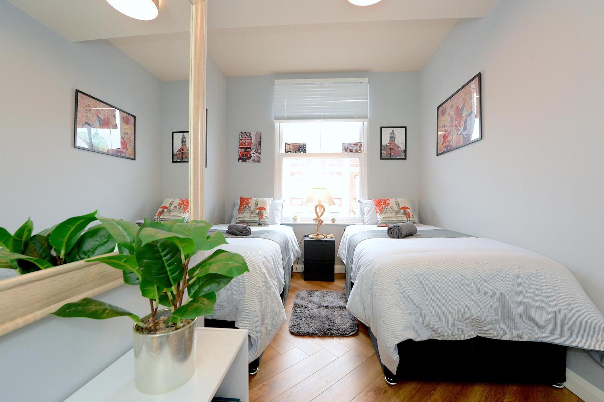 2 Bedroom Flat In Wood Green Piccadilly Line Лондон Екстер'єр фото