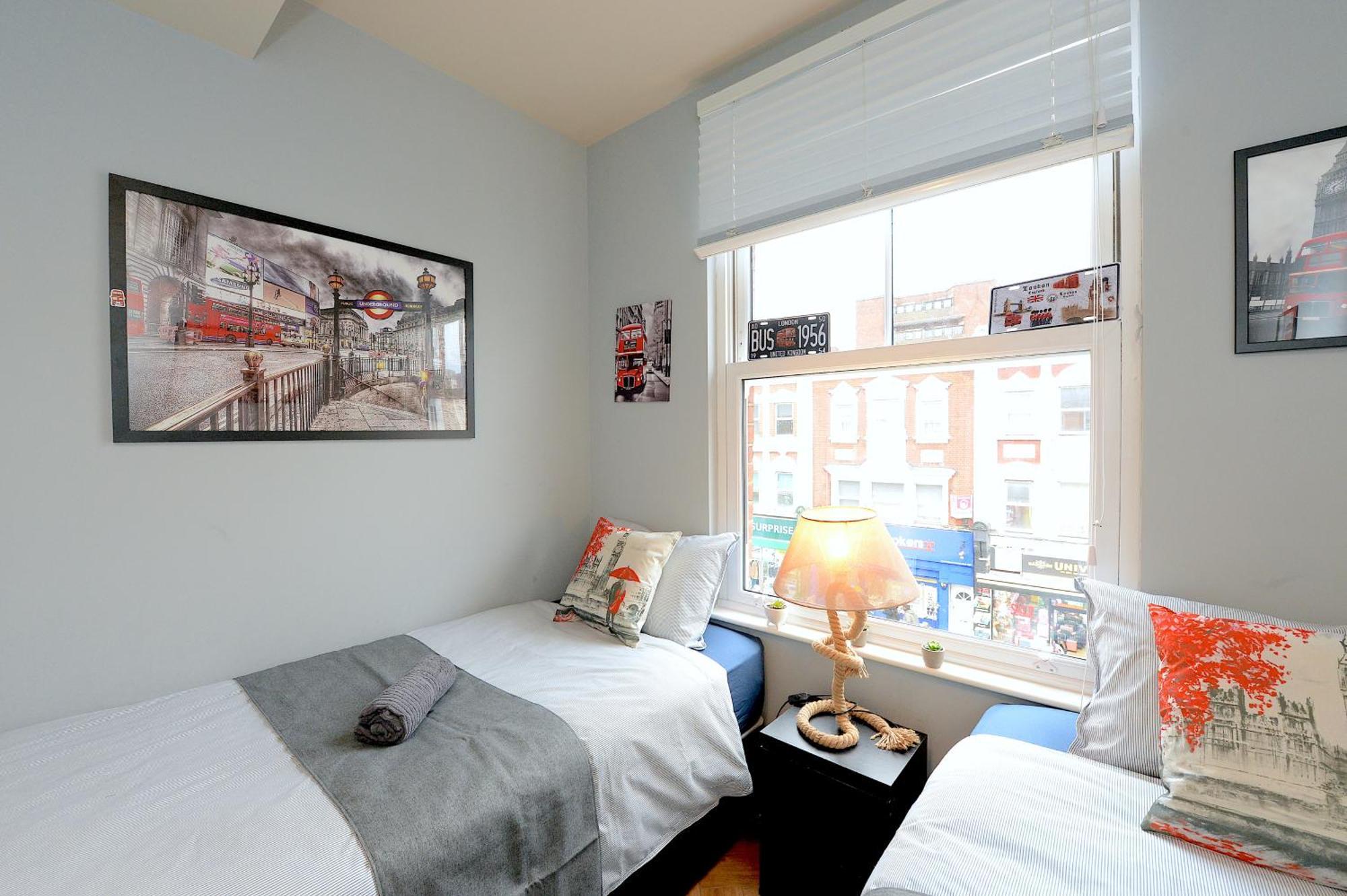 2 Bedroom Flat In Wood Green Piccadilly Line Лондон Екстер'єр фото