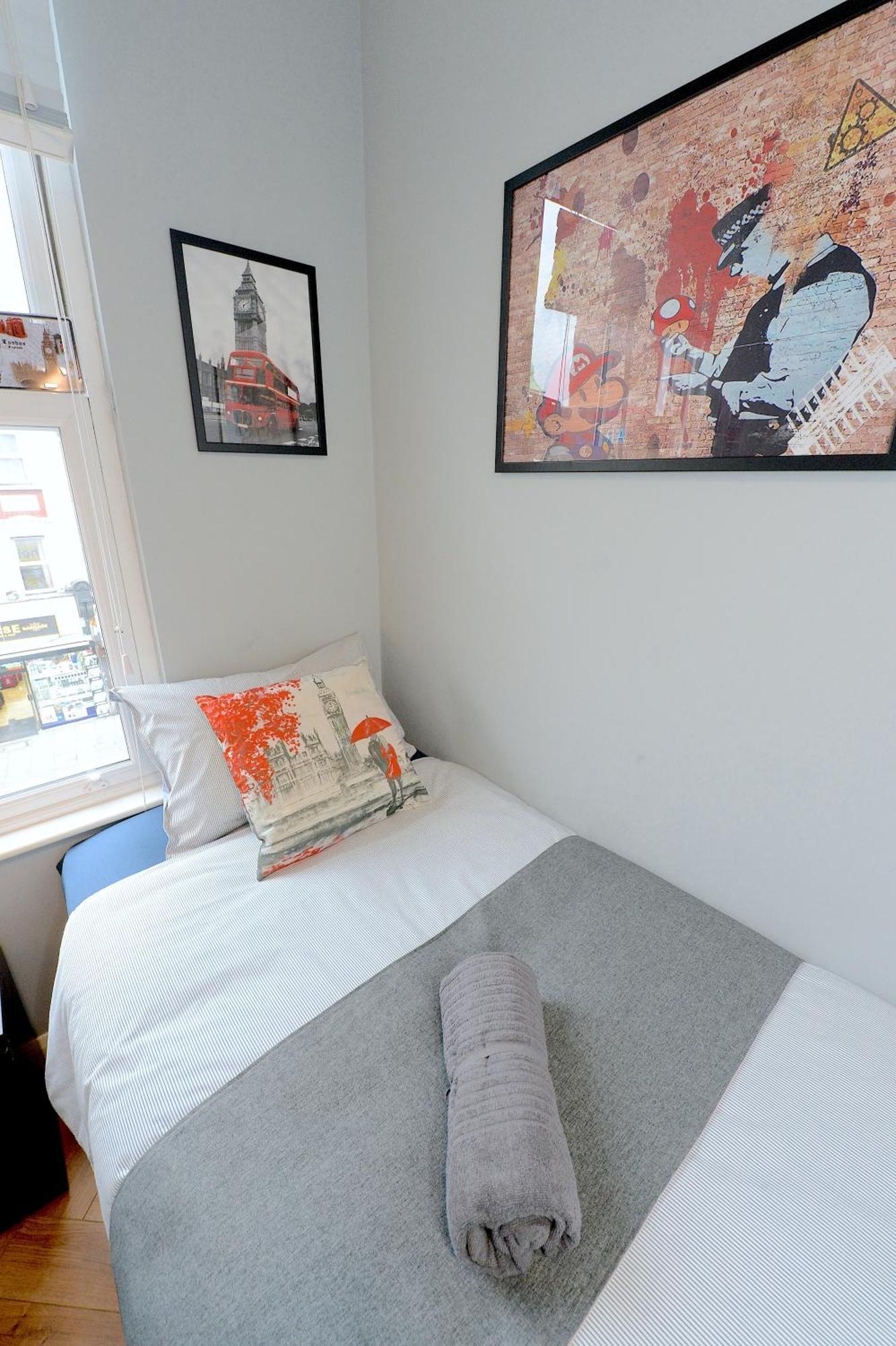 2 Bedroom Flat In Wood Green Piccadilly Line Лондон Екстер'єр фото