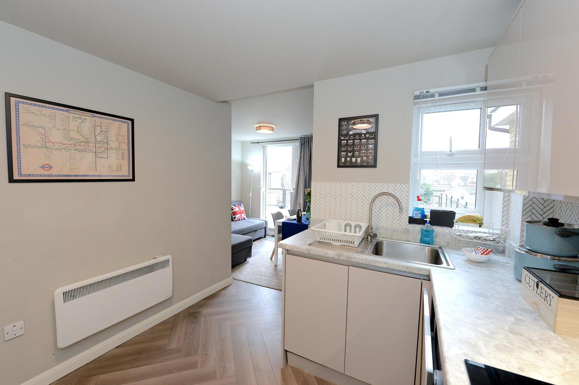 2 Bedroom Flat In Wood Green Piccadilly Line Лондон Екстер'єр фото