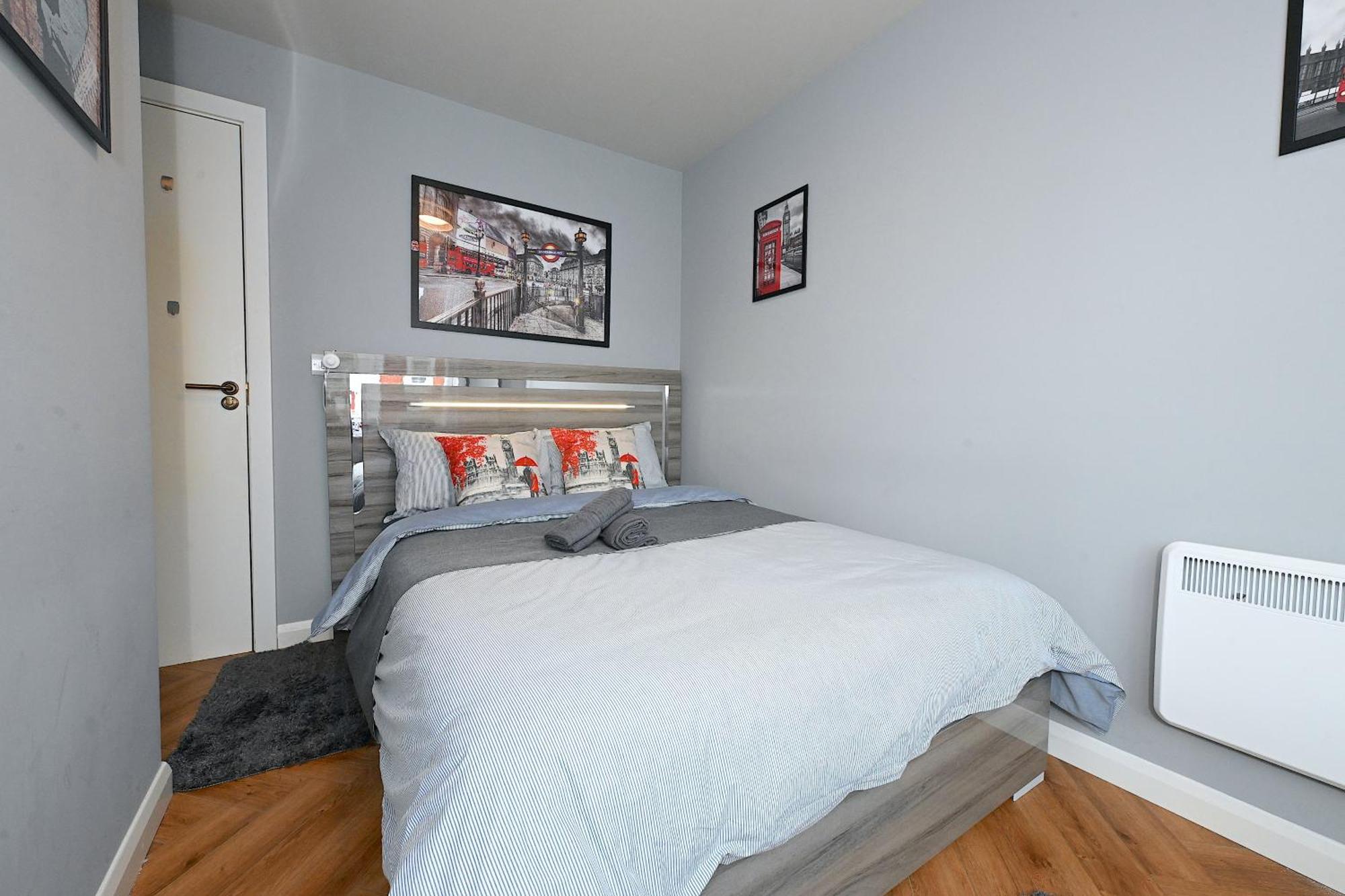 2 Bedroom Flat In Wood Green Piccadilly Line Лондон Екстер'єр фото