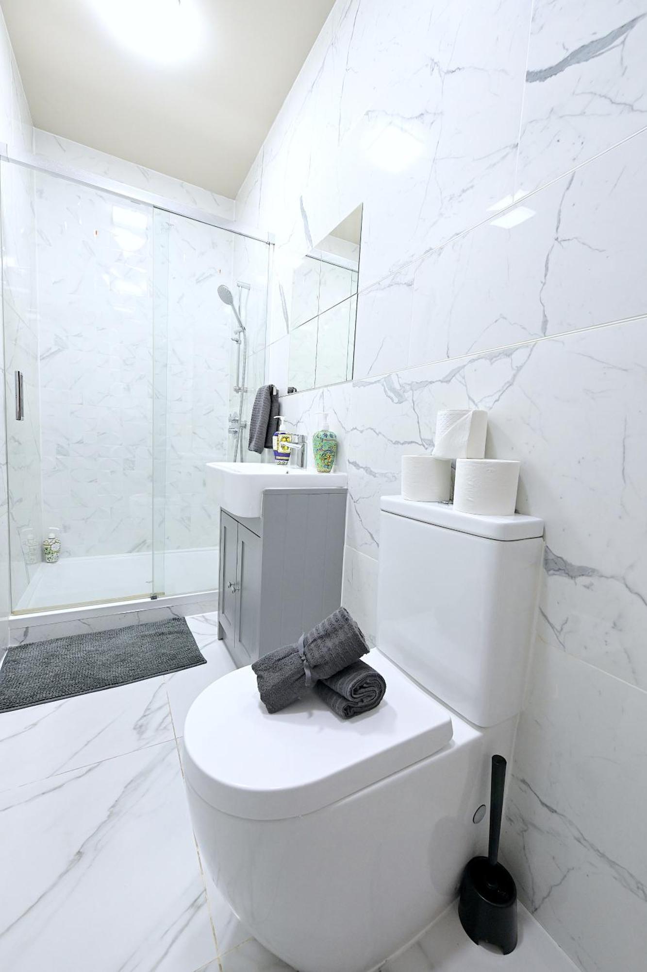 2 Bedroom Flat In Wood Green Piccadilly Line Лондон Екстер'єр фото
